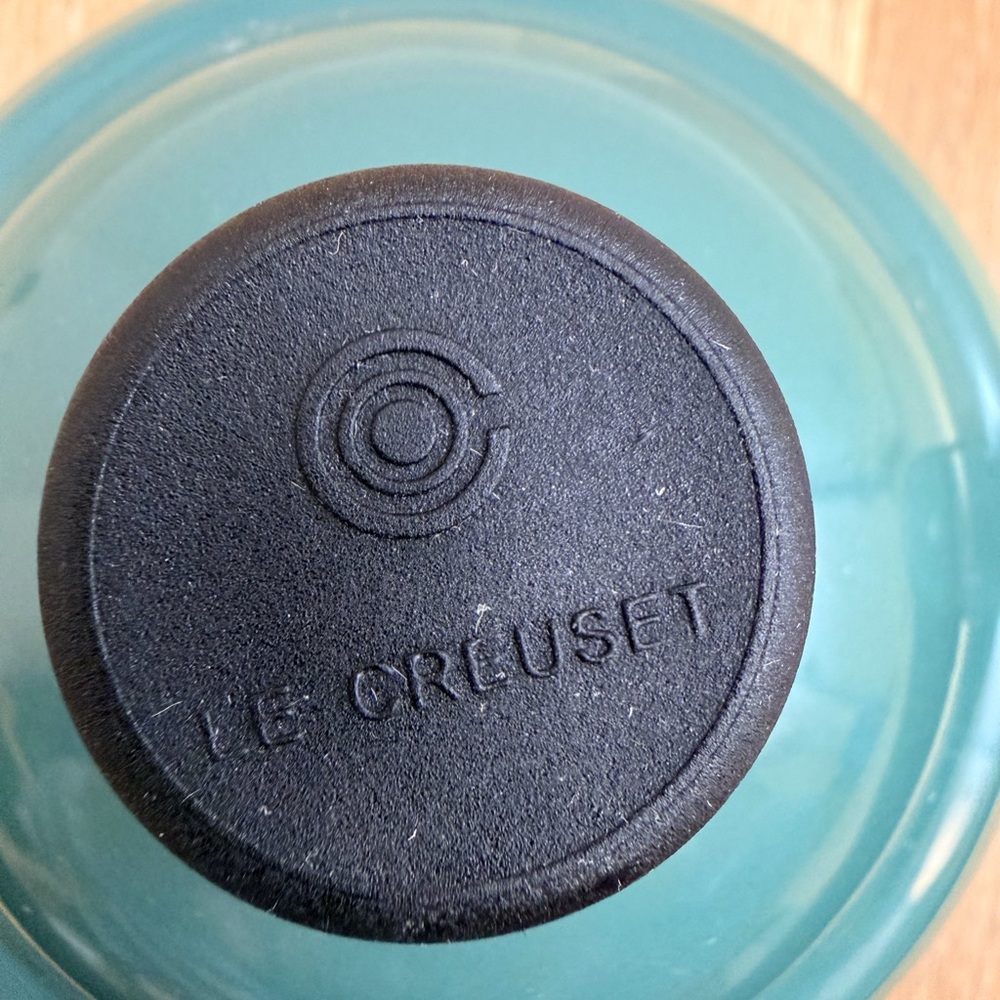 Le Creuset 1.25 Quart Demi Kettle in Artichaut - Picture 4 of 7